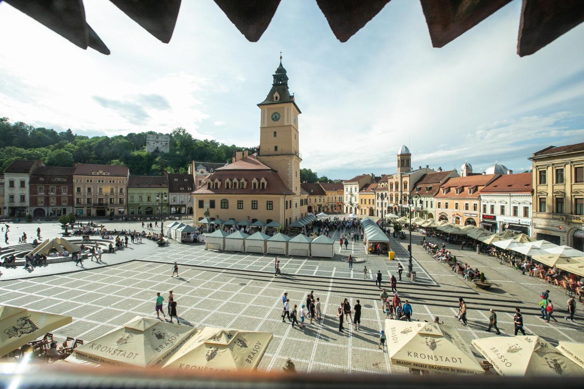 4 Rooms Piata Sfatului Brasov Exterior photo