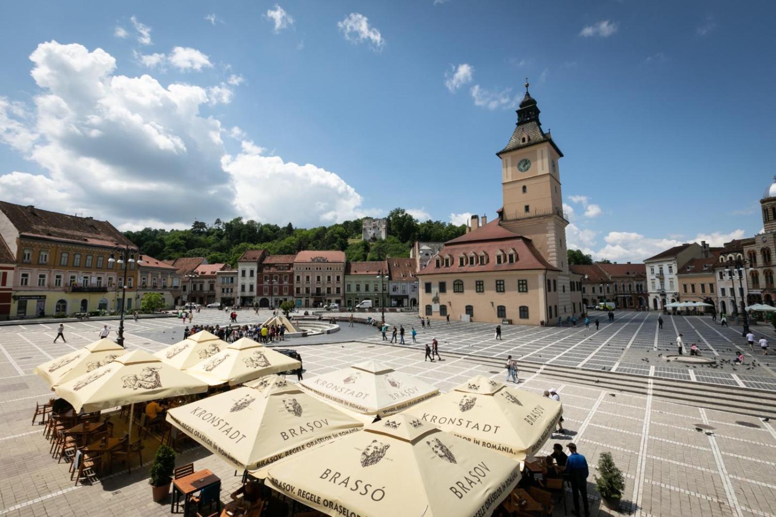 4 Rooms Piata Sfatului Brasov Exterior photo