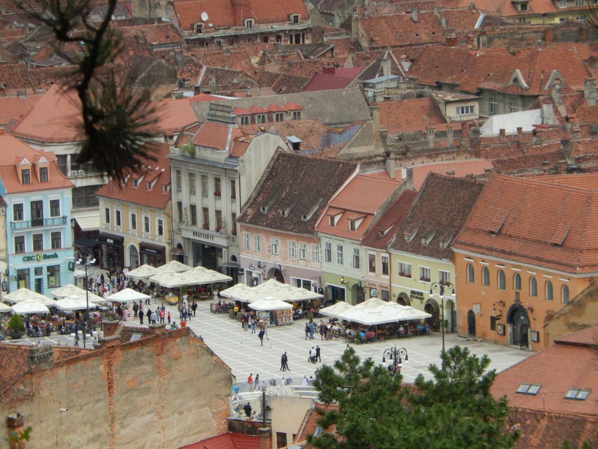 4 Rooms Piata Sfatului Brasov Exterior photo