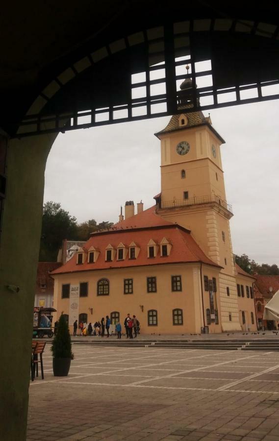 4 Rooms Piata Sfatului Brasov Exterior photo